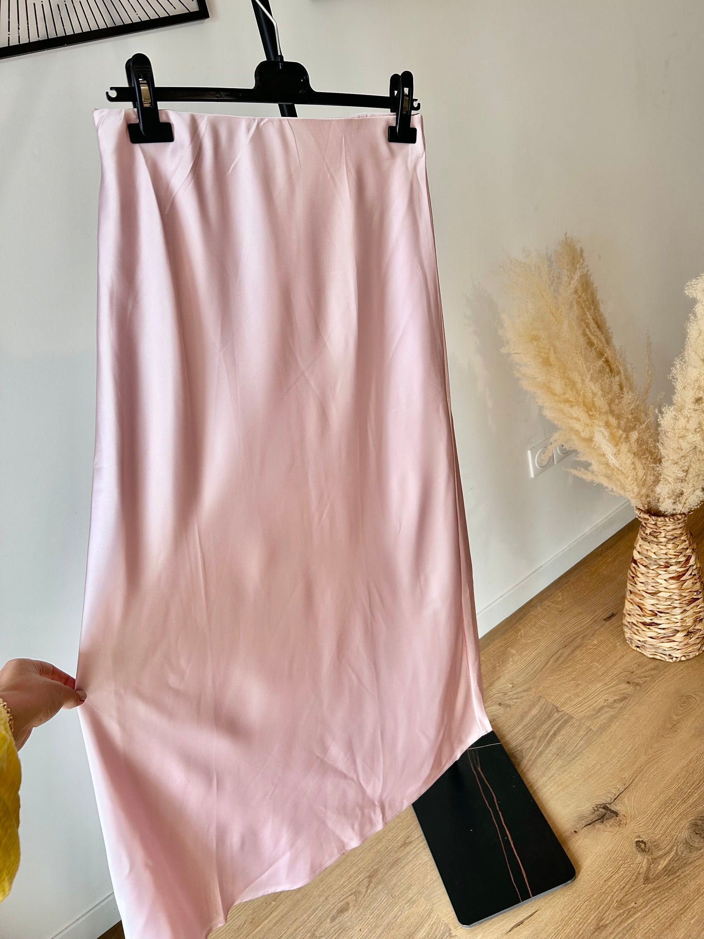 Jupe en satin rose